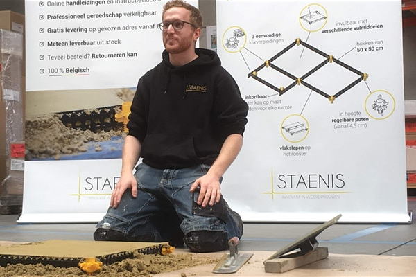 Staenis demo bij Sack Zelfbouw op de Zelfbouwbeurs met het Staenisrooster om zelf chape te leggen