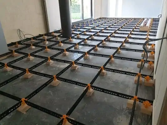 Staenisrooster circulaire vloeropbouw in slaapkamer