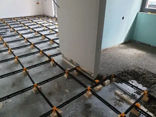 Staenisrooster circulaire vloeropbouw in slaapkamer