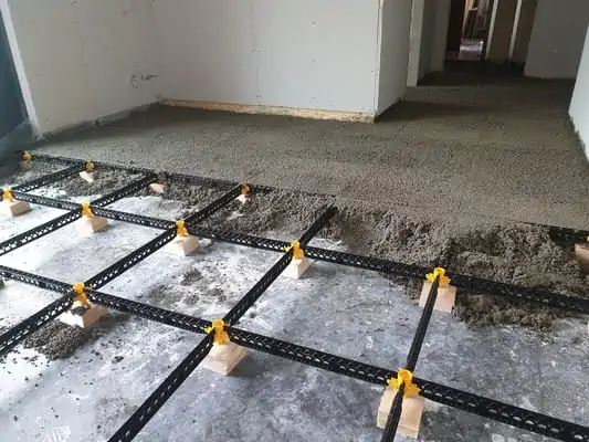 Staenisrooster circulaire vloeropbouw in slaapkamer