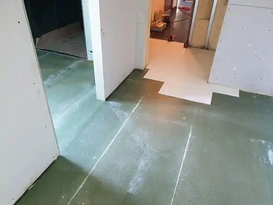 Staenisrooster circulaire vloeropbouw in slaapkamer