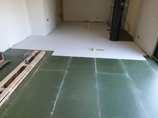Staenisrooster circulaire vloeropbouw in slaapkamer